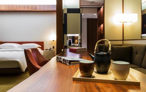 Deluxe King Room with One King Bed and Tower View