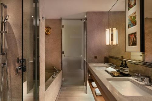 King Room with City View
