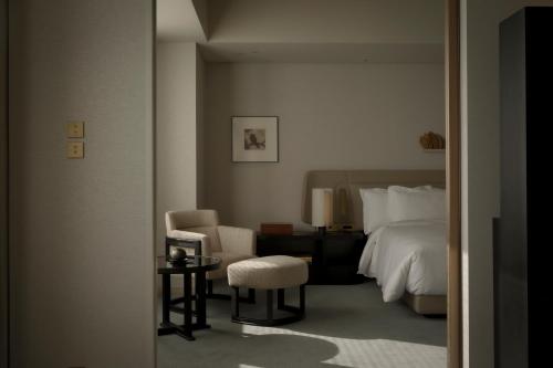 Park Suite with one king bed