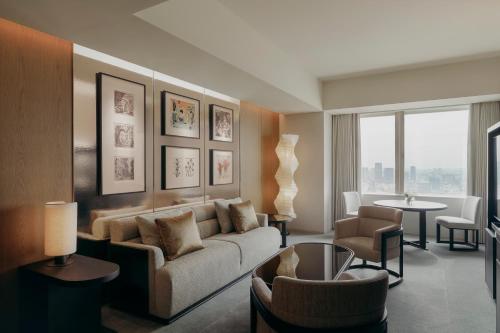 Park Suite with one king bed