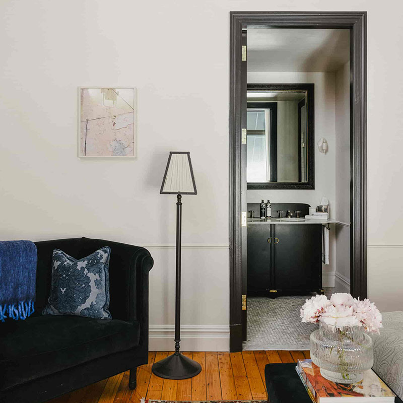 Salon Suite