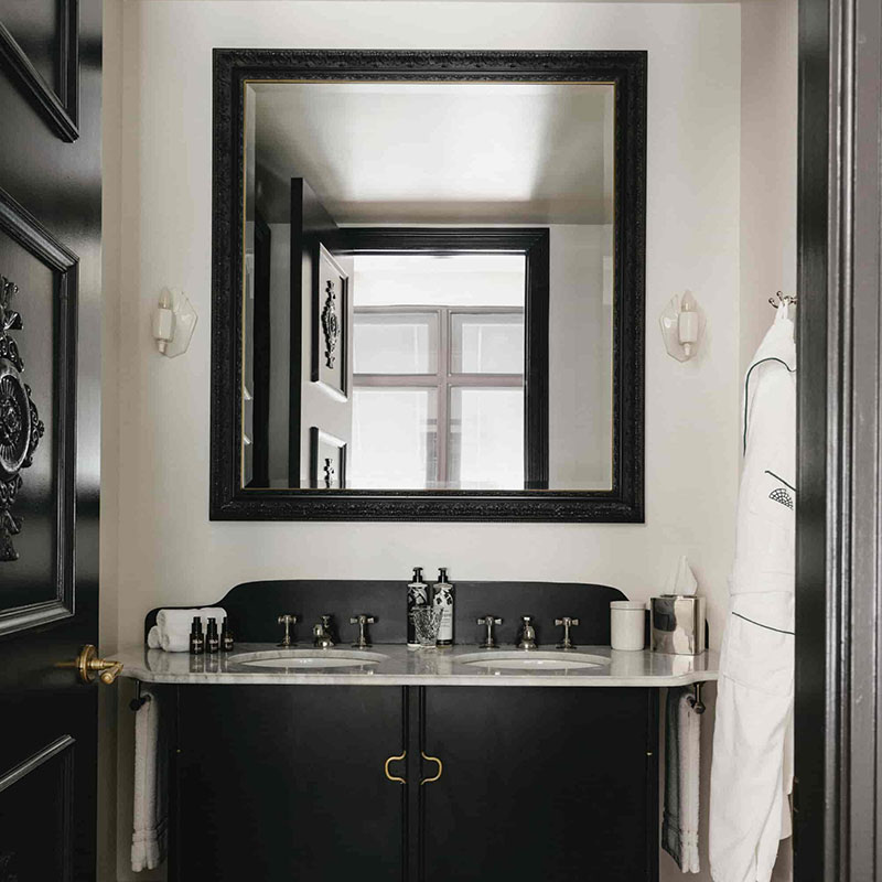 Salon Suite
