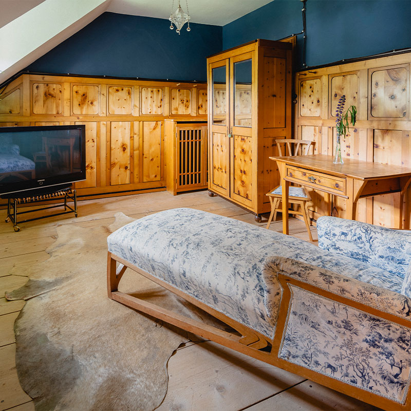 Ernst's  Suite 