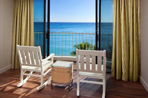Oceanfront King Room with Roll-in Shower - Mobility Accessible