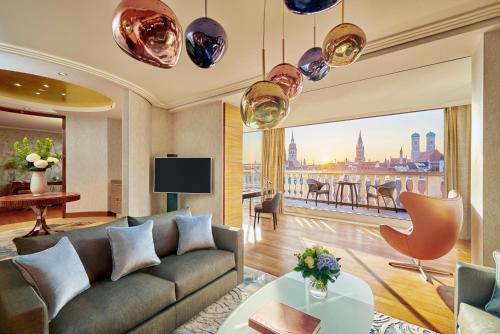 Suite with City View