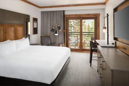 King Room - Hearing Accessible