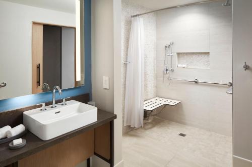 Queen Room with Two Queen Beds - Disability Access