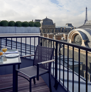 Eiffel Tower Suite