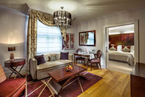 Valentine Suite