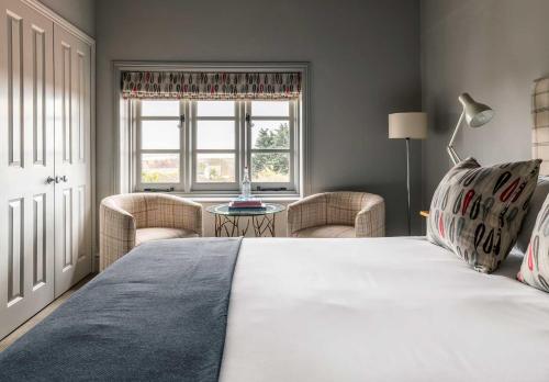 Superior King Room 