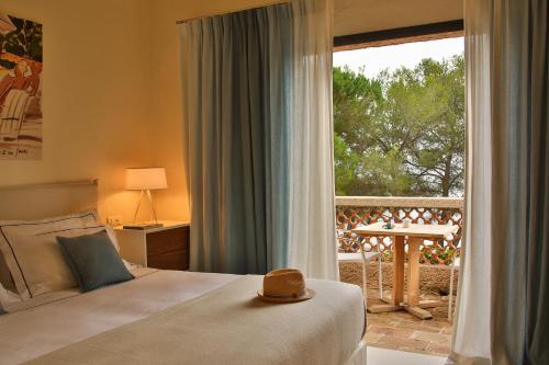 Family room with sea view, free access to the spa and private beach
