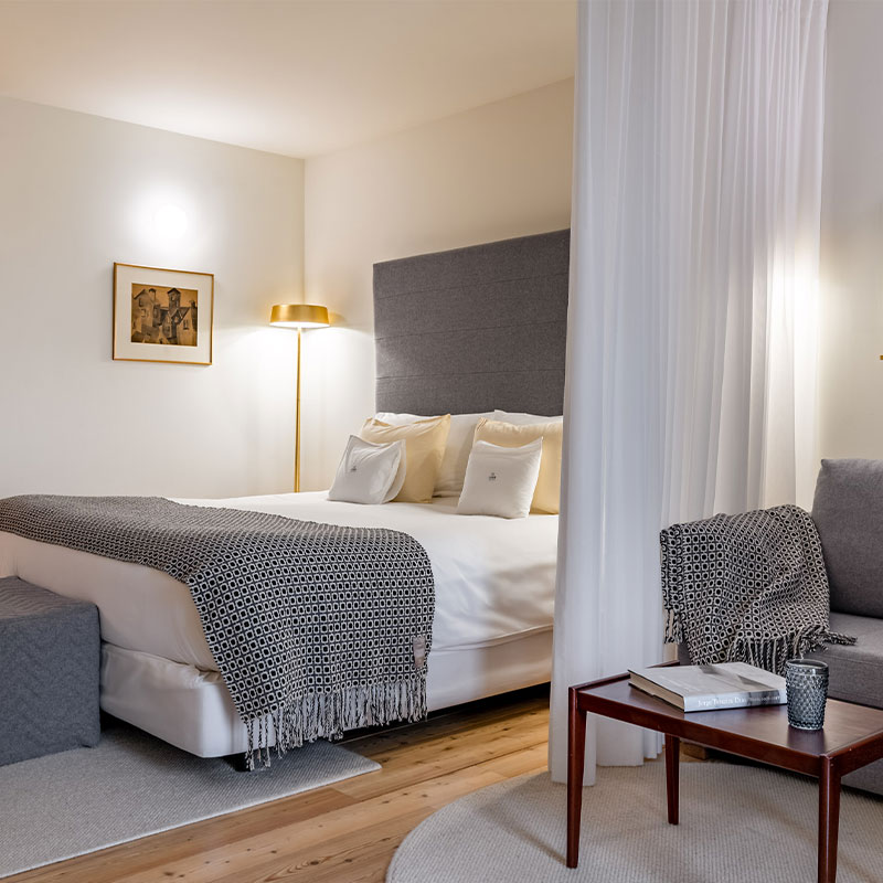 Suite VI