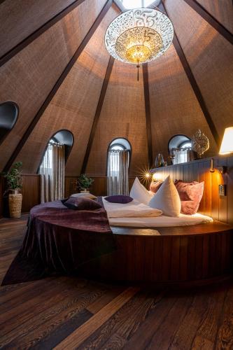 Deluxe Suite with Spa Bath