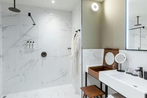 Sapphire Deluxe Room