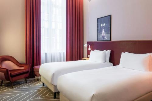 Emerald Twin Guest Room