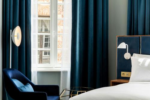 Emerald King Guest Room