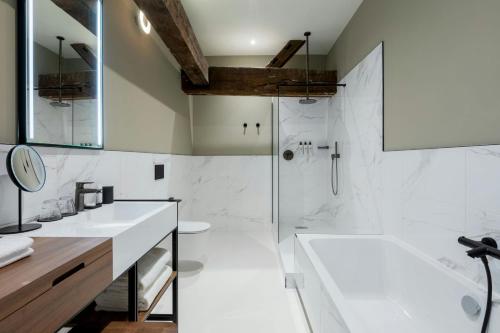 Brilliant Diamond Suite