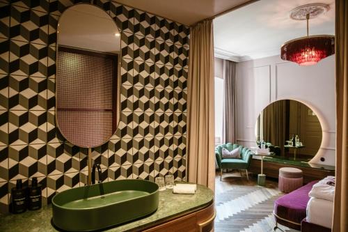 Doppelzimmer – Josefine Sur Cour