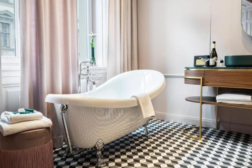 Suite mit Kingsize Bett – Josefine Bel Etage