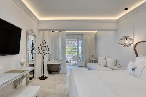 Signature Two Bedroom Suite with Outdoor Jetted Tub and Sea View