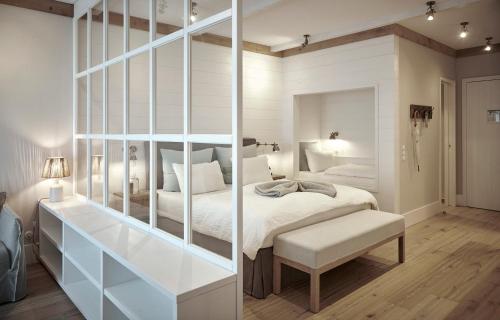Classic Rooms with Balcony / The Cozy Lofts
