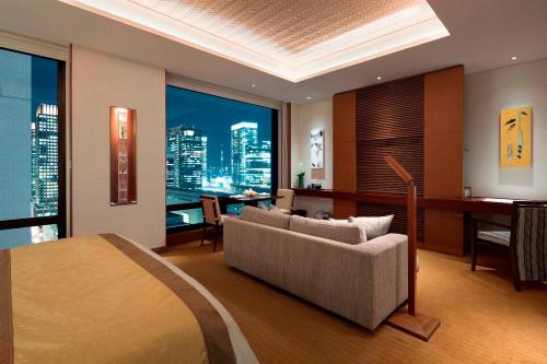 Premier Corner Room King