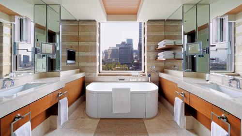 Grand Premier Suite Twin