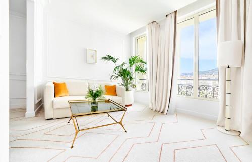 One-Bedroom Suite with Sofa Bed, Terrace and Garden View