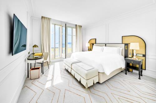 Premium King Room with Balcony and Sea View