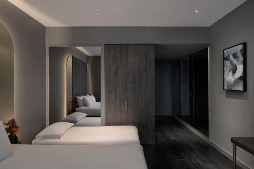Roomy Plus
