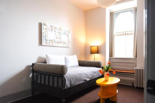 Pearl St Queen Suite