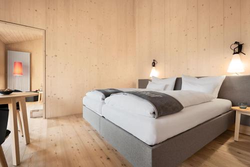 Suite with Mountain View