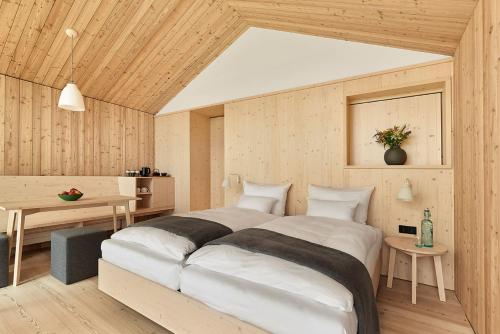 Family Room with Mountain View