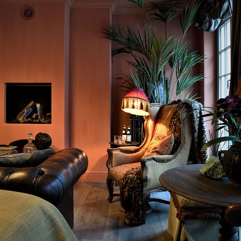 Colonial Suite