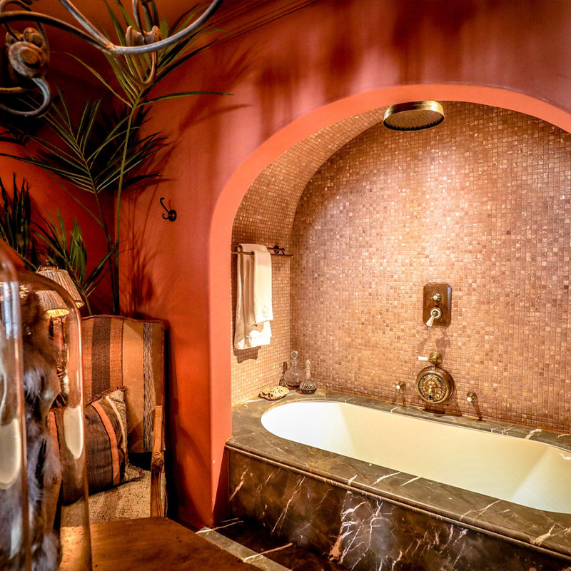Colonial Suite