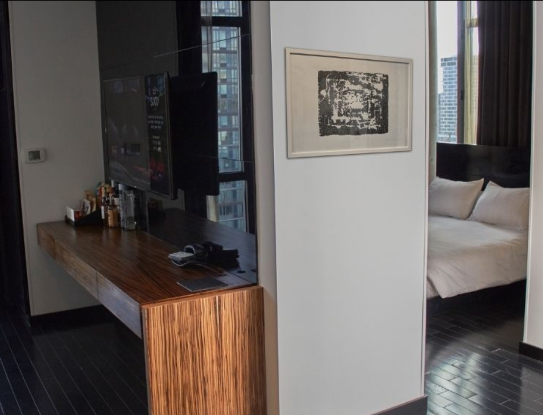 Corner Skyline Suite