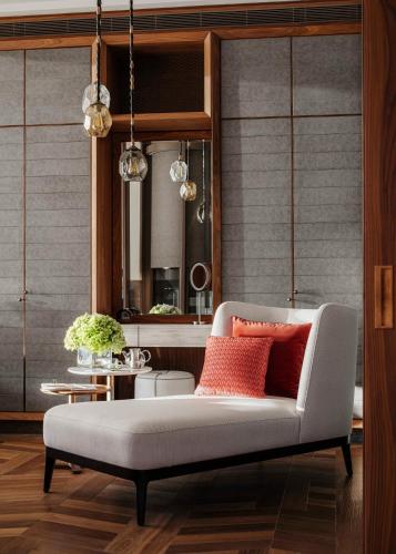 Bayview Family Room