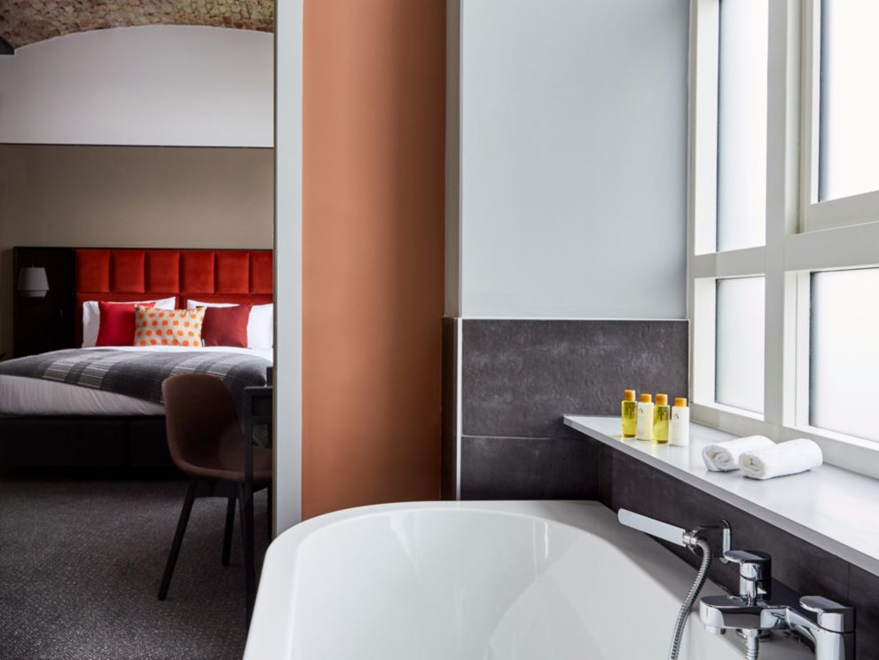 1 King Bed Suite