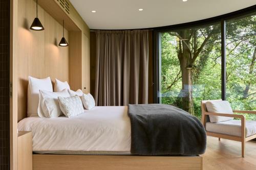 Suite with Mountain View