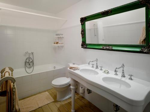 Suite with Garden View