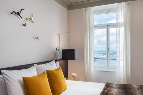 Heritage Lake View Prestige Room with Terrace
