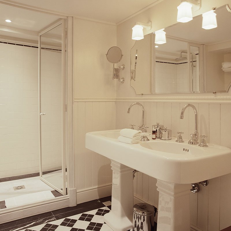 Prestige Room 