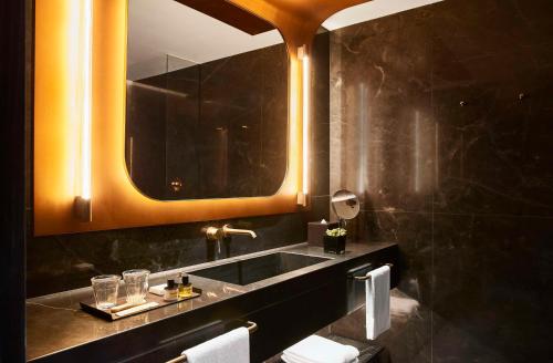 Corner King Suite with Terrace