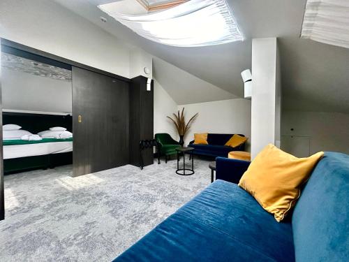 Junior Suite with King and Sofa Bed