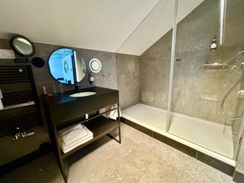 Junior Suite with King and Sofa Bed
