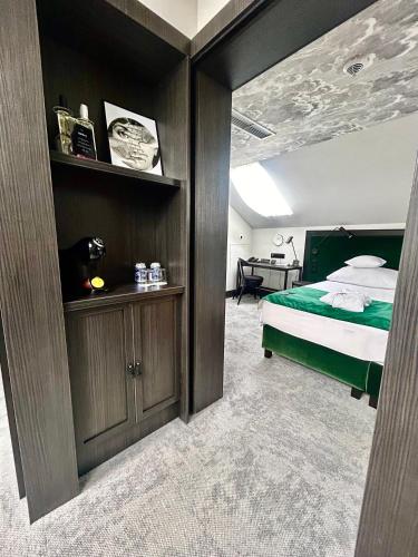 Junior Suite with King and Sofa Bed