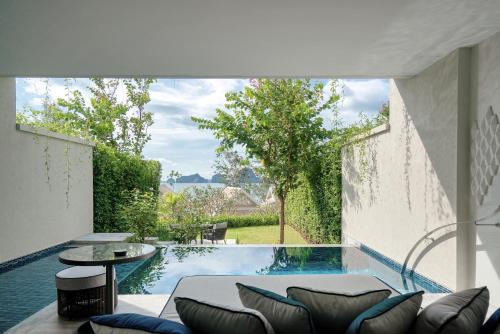 Wellbeing Sanctuary Pool Suite King