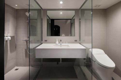 SUPERIOR TWIN ROOM - Room Selected at Check-in