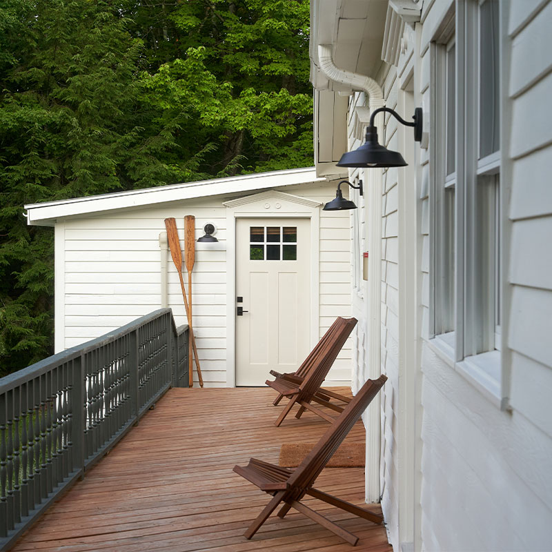 Deck King (Pet Friendly)