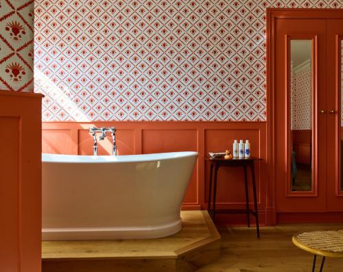 Royal with Bath